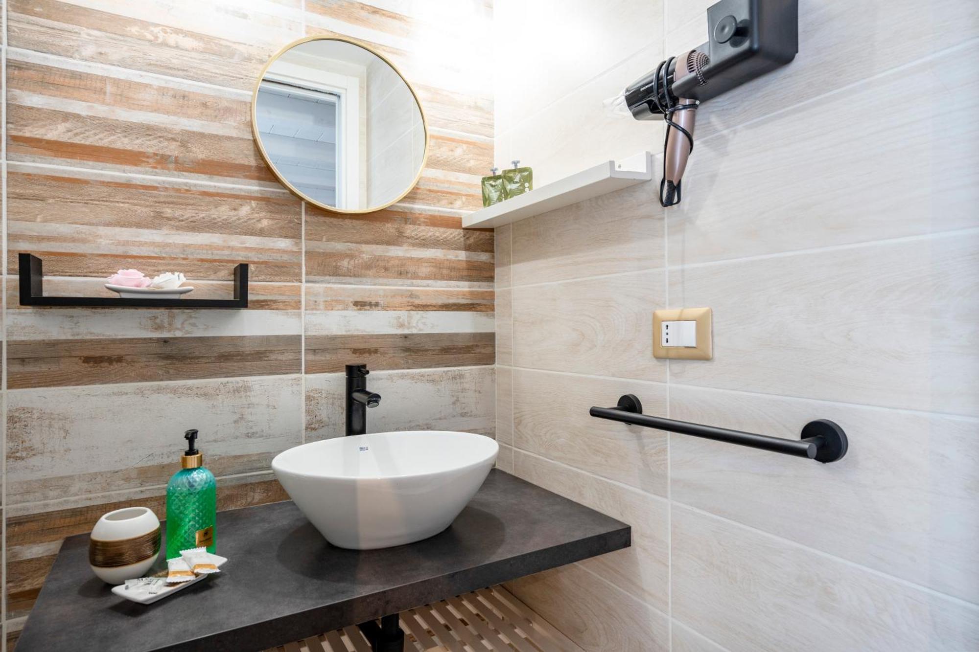 Liz Apartment Бари Екстериор снимка